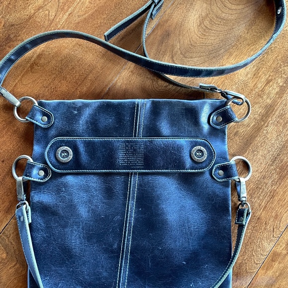 Matt & Nat vegan leather bag black & olive crossbody 2 straps lined brass trim - Picture 2 of 8